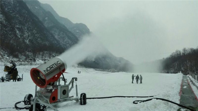 滑雪场造雪机