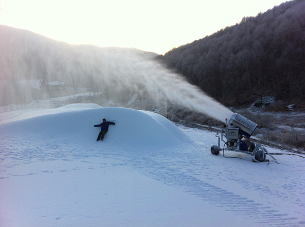 滑雪场造雪机