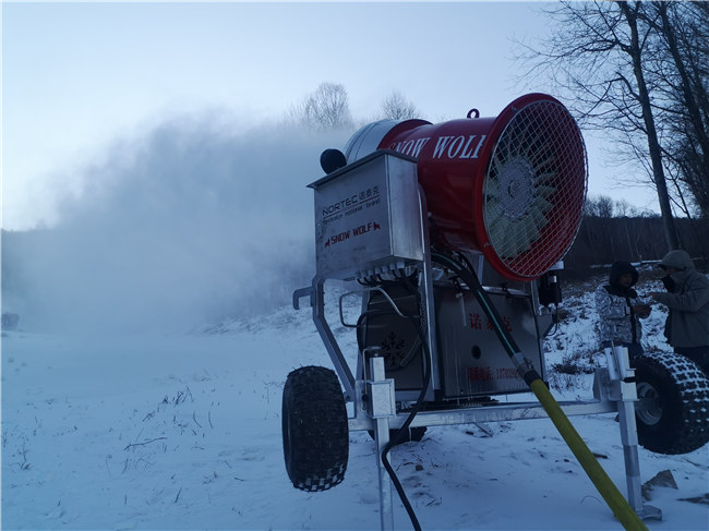 诺泰克造雪机之亚布力滑雪场造雪现场