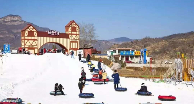 河北邯郸田鑫小镇人工造雪机造雪现场